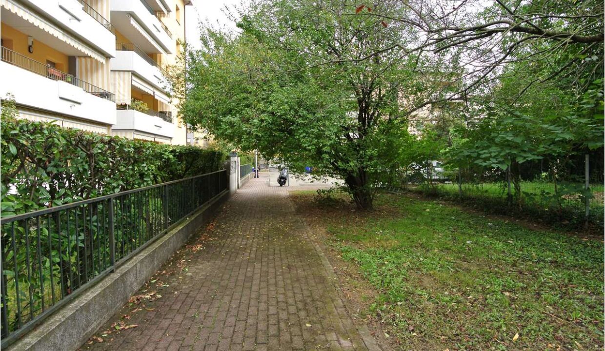 imm_18105-20250926152006-1280-